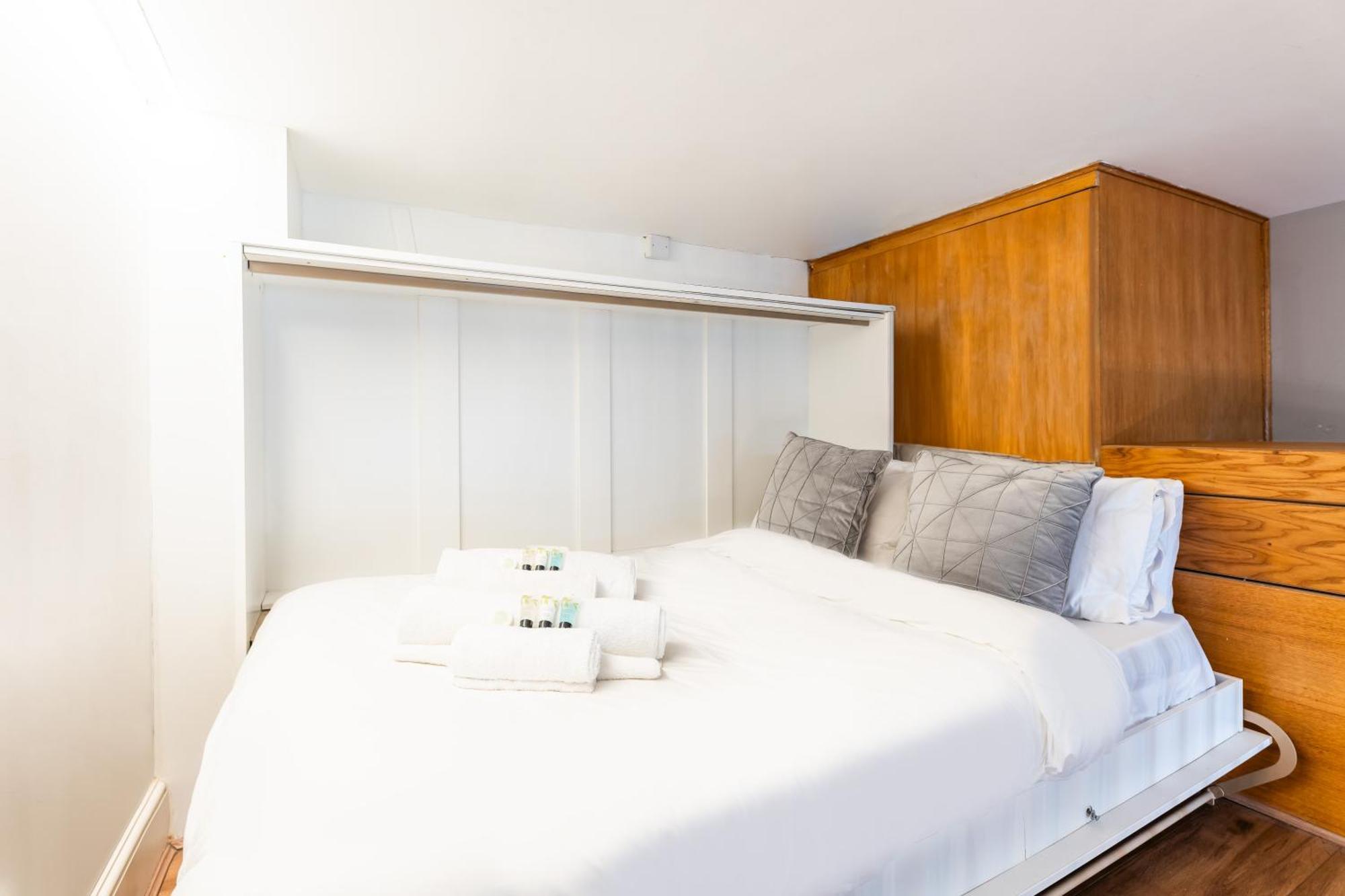 Luxury One Bedroom Flat In Westbourne Terrace ลอนดอน ภายนอก รูปภาพ
