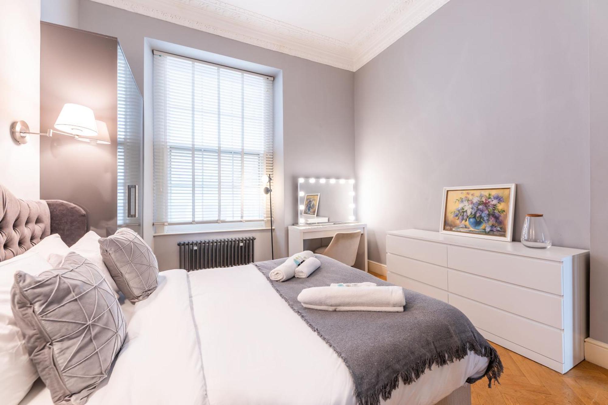 Luxury One Bedroom Flat In Westbourne Terrace ลอนดอน ภายนอก รูปภาพ