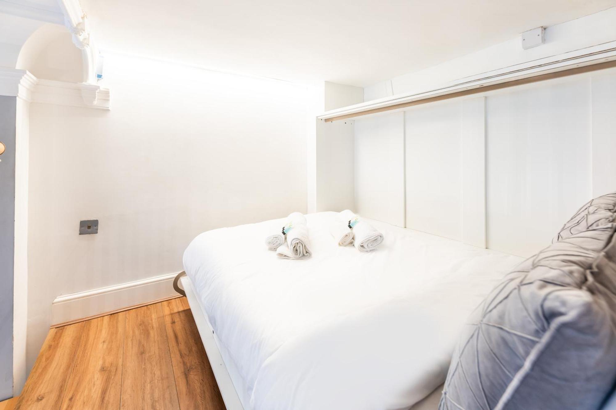 Luxury One Bedroom Flat In Westbourne Terrace ลอนดอน ภายนอก รูปภาพ